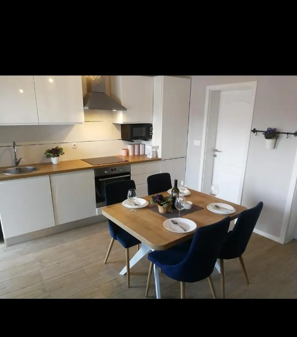 Apartman Bella 3 Sali 0*,  Croazia
